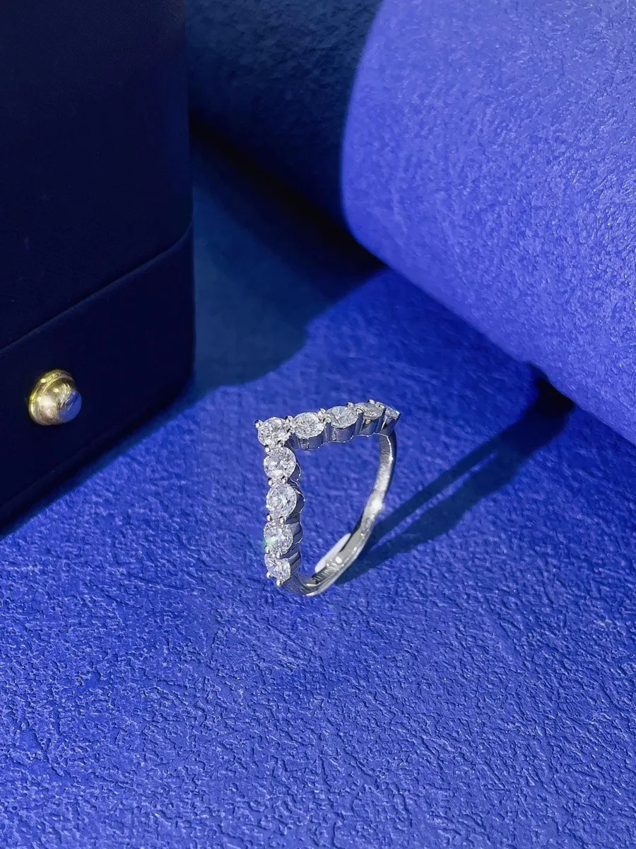 Round Diamond V-Shape Ring view 1