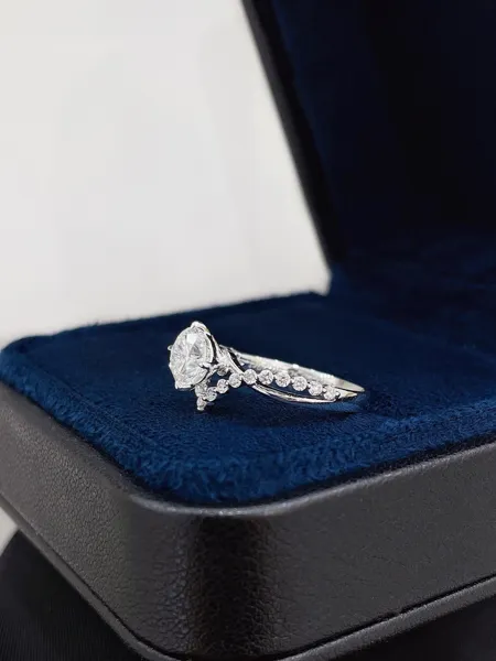 Round Diamond V-Crown Ring
