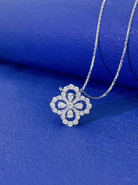 Pear Openwork Four-Leaf Clover Necklace